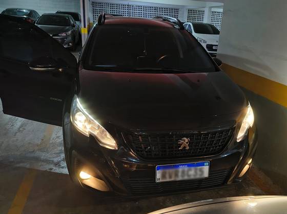 PEUGEOT 2008 1.6 16V FLEX ALLURE 4P AUTOMÁTICO PEUGEOT 2008 1.6 16V FLEX ALLURE 4P AUTOMÁTICO